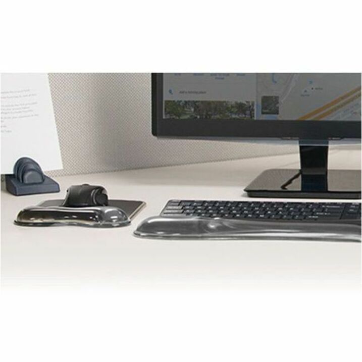 841718